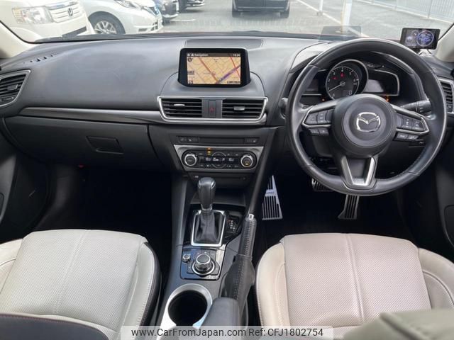 mazda axela 2016 CFJ1802754 image 2