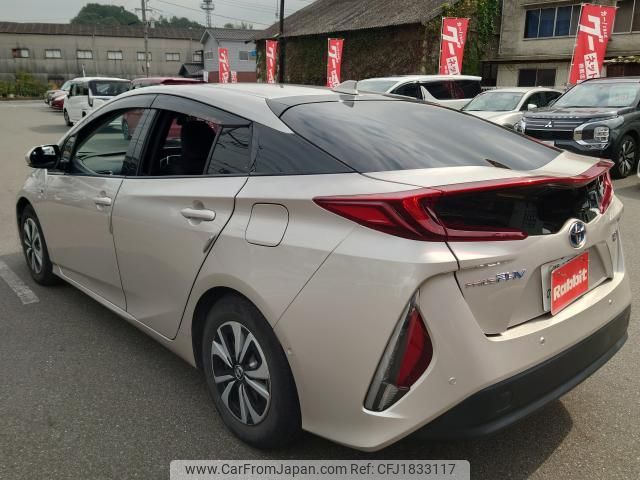 toyota prius-phv 2017 CFJ1833117 image 2