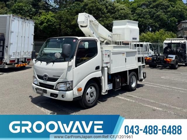 hino dutro 2018 GOO_NET_EXCHANGE_0541786A30250526W001 image 1