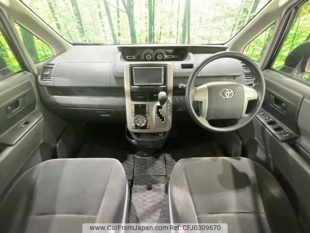 toyota noah 2010 TE4788 image 1