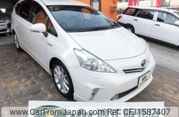 toyota prius-α 2012 CFJ1587407