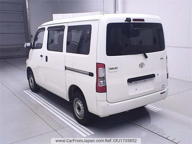 toyota townace-van 2022 CFJ1735852 image 2