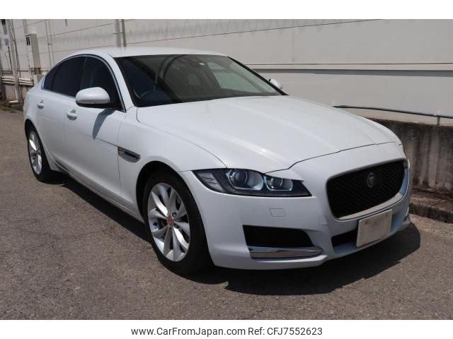 jaguar xf 2016 quick_quick_CBA-JB2GA_SAJBB4AGXHCY36920 image 1