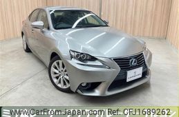 lexus is 2015 CFJ1689262