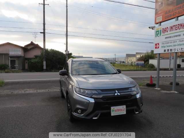 mitsubishi outlander 2019 504749-RAOID:13611 image 2