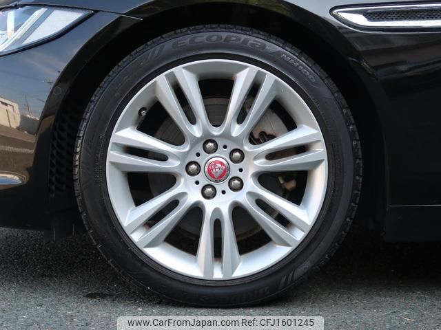 jaguar xe 2015 CFJ1601245 image 2