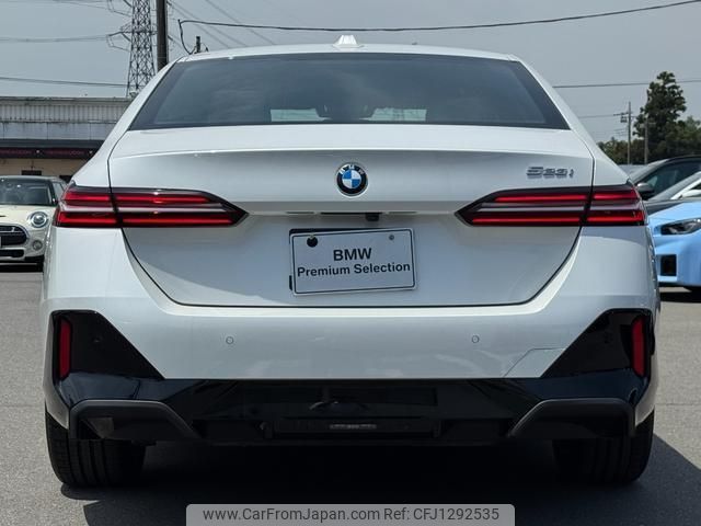 bmw 5-series 2024 quick_quick_12FJ20_WBA12FJ090CR21709 image 2