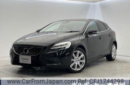 volvo v40 2017 CFJ1744298