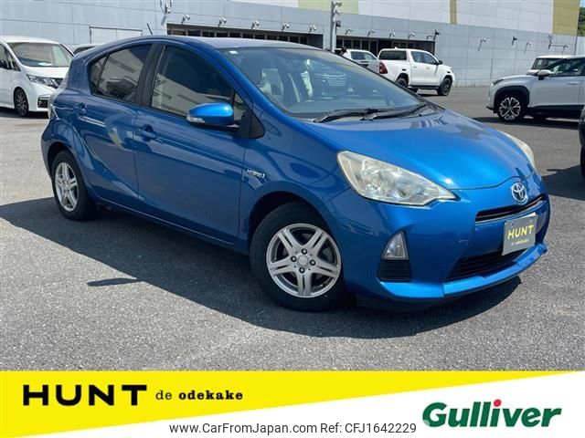 toyota aqua 2012 CFJ1642229 image 1