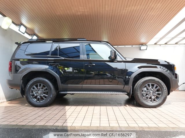 toyota land-cruiser-wagon 2024 CFJ1656297 image 2