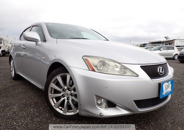 lexus is 2005 REALMOTOR_N2024100229F-24 image 2