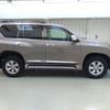 toyota land-cruiser-prado 2023 ENHANCEAUTO_1_ea292400 image 2