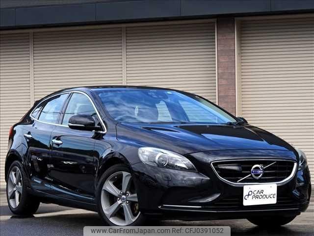 volvo v40 2013 -VOLVO--Volvo V40 MB4164T--D2027583---VOLVO--Volvo V40 MB4164T--D2027583- image 1