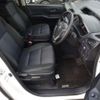 toyota voxy 2016 -TOYOTA--Voxy DBA-ZRR80W--ZRR80-0195038---TOYOTA--Voxy DBA-ZRR80W--ZRR80-0195038- image 6