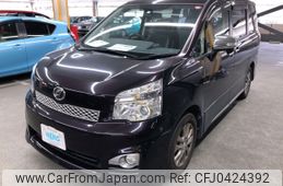 toyota voxy 2013 AF-ZRR70-0590990