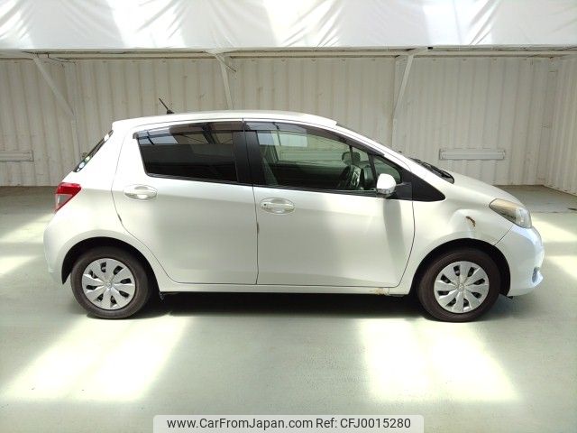 toyota vitz 2013 ENHANCEAUTO_1_ea285609 image 2