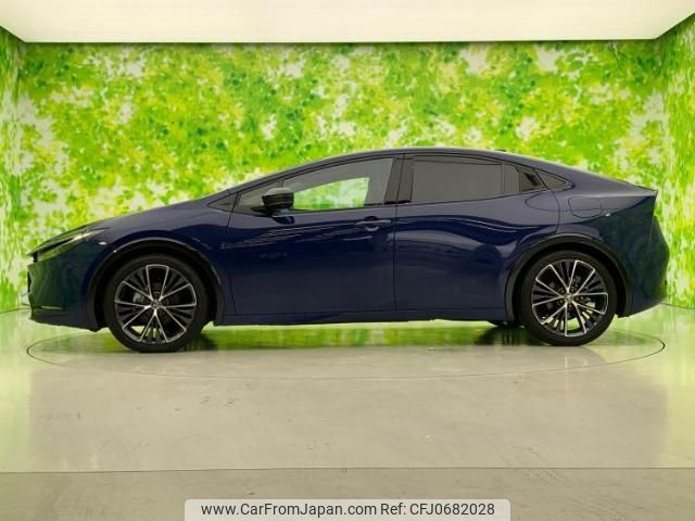 toyota prius 2023 quick_quick_6AA-MXWH60_MXWH60-4039075 image 2