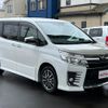 toyota voxy 2015 GOO_JP_700055065930250530004 image 4