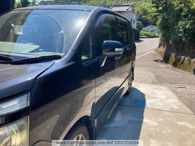 toyota voxy 2010 CFJ1516336 image 2