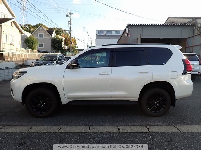 toyota land-cruiser-prado 2021 24232807 image 2