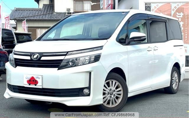 toyota voxy 2014 GOO_JP_700050301430240604001 image 1