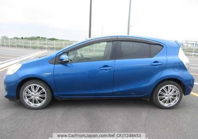 toyota aqua 2012 646828-Y2025050059F-21 image 2