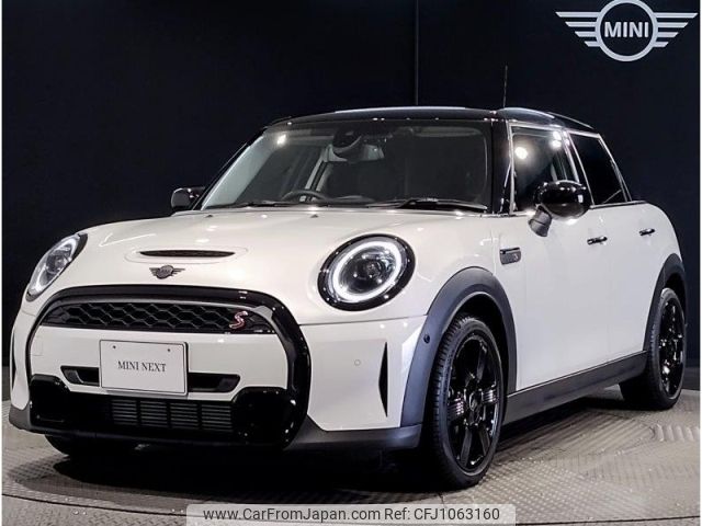 mini mini-others 2024 -BMW--BMW Mini 3DA-XV20MW--WMW22DV0202V33374---BMW--BMW Mini 3DA-XV20MW--WMW22DV0202V33374- image 1