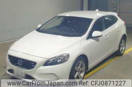 volvo v40 2015 -VOLVO 【湘南 302て6205】--Volvo V40 MB4164T-YV1MV485BF2251604---VOLVO 【湘南 302て6205】--Volvo V40 MB4164T-YV1MV485BF2251604-