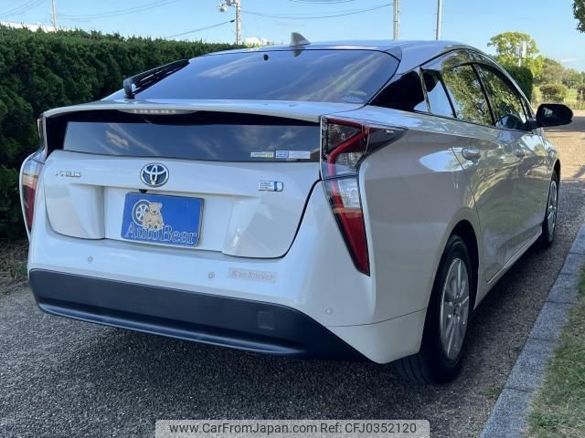 toyota prius 2018 quick_quick_DAA-ZVW50_ZVW50-6144989 image 2