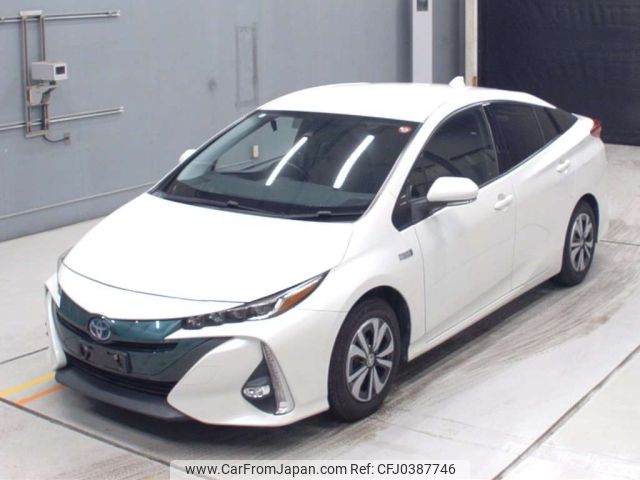 toyota prius-phv 2017 -TOYOTA--Prius PHV ZVW52-3016111---TOYOTA--Prius PHV ZVW52-3016111- image 1