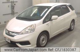 honda fit-shuttle 2014 CFJ1830387
