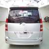 toyota noah 2003 2829189-ea193450 image 3