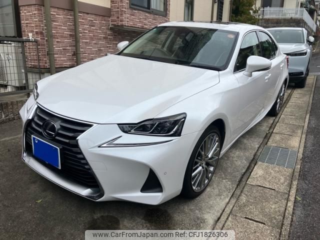 lexus is 2016 CFJ1826306 image 2