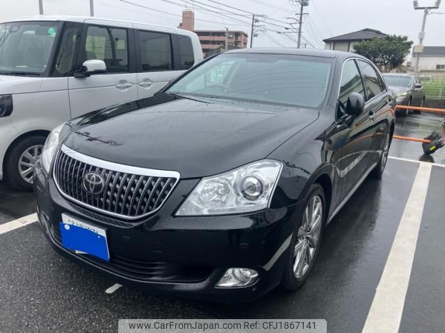 toyota crown-majesta 2010 CFJ1867141 image 1