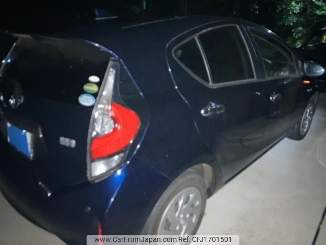 toyota aqua 2018 CFJ1701501 image 2