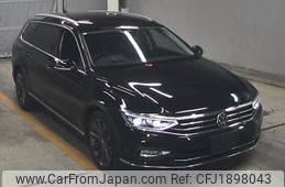 volkswagen passat-variant 2021 CFJ1898043