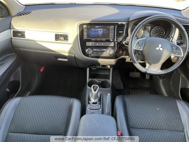 mitsubishi outlander-phev 2013 quick_quick_DLA-GG2W_GG2W-0001182 image 2