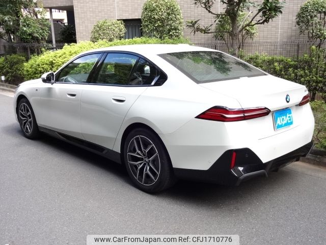 bmw 5-series 2025 CFJ1710776 image 2