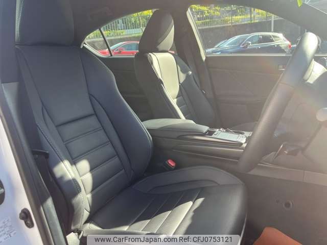 lexus is 2023 CFJ0753121 image 2