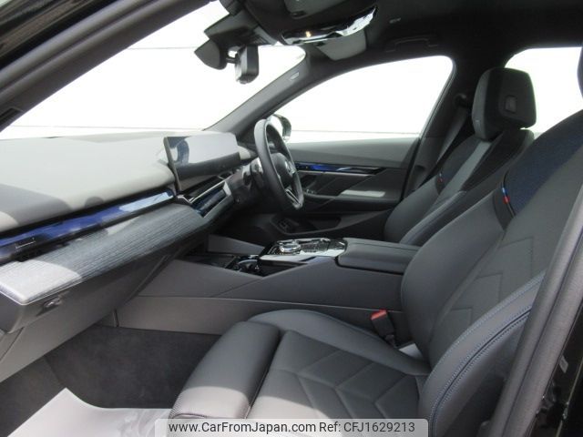 bmw 5-series 2024 CFJ1629213 image 2