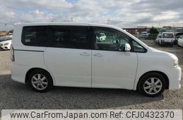 toyota voxy 2010 NIKYO_WM94568