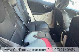 volvo v40 2013 504928-923708