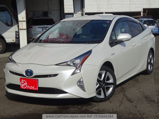 toyota prius 2016 -TOYOTA--Prius DAA-ZVW55--ZVW55-8032147---TOYOTA--Prius DAA-ZVW55--ZVW55-8032147- image 1