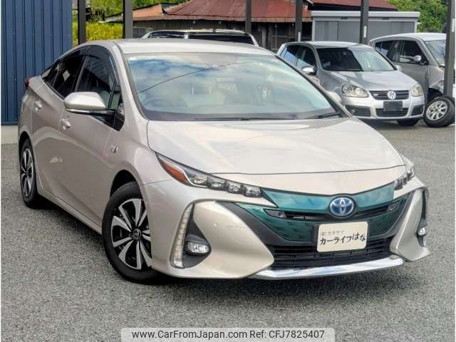 toyota prius-phv 2017 CFJ7825407 image 1