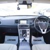 volvo v60 2017 CFJ1550296 image 3