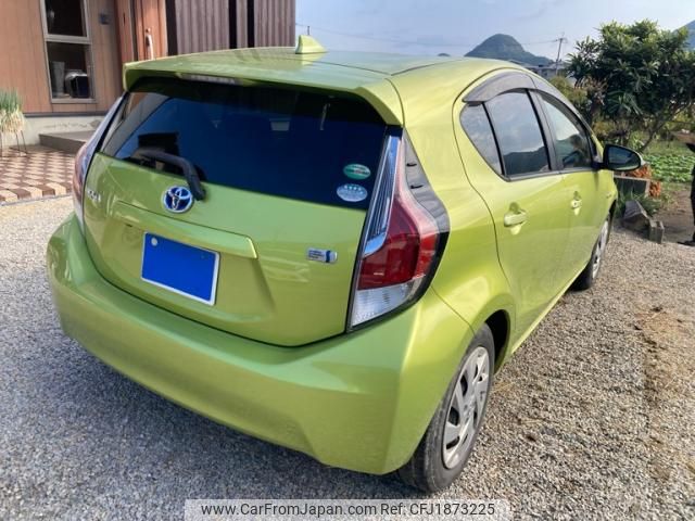 toyota aqua 2015 CFJ1873225 image 2