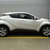 toyota c-hr 2017 quick_quick_DAA-ZYX10_ZYX10-2027167 image 10
