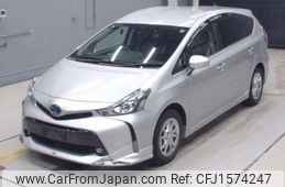 toyota prius-α 2018 CFJ1574247