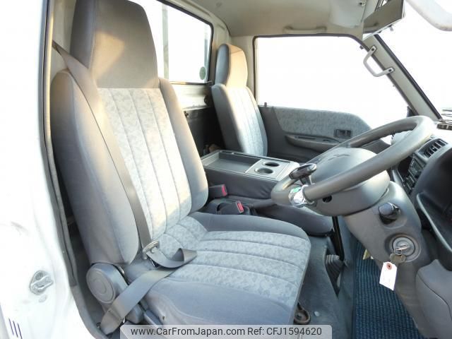 mitsubishi delica-truck 2007 CFJ1594620 image 2
