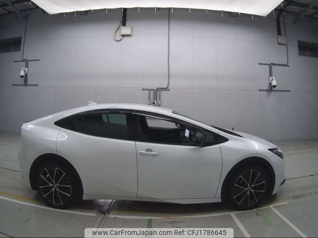 toyota prius 2023 CFJ1786645 image 2
